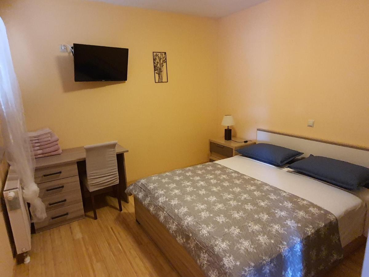 安娜别墅旅馆 Zrnovo 外观 照片